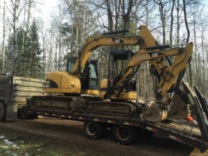 peterson-excavating-and-landscaping-duluth-minnesota-excavation-equipment